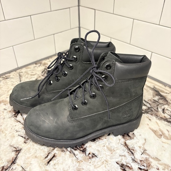 Black timberlands size 3.5 - Picture 3 of 8